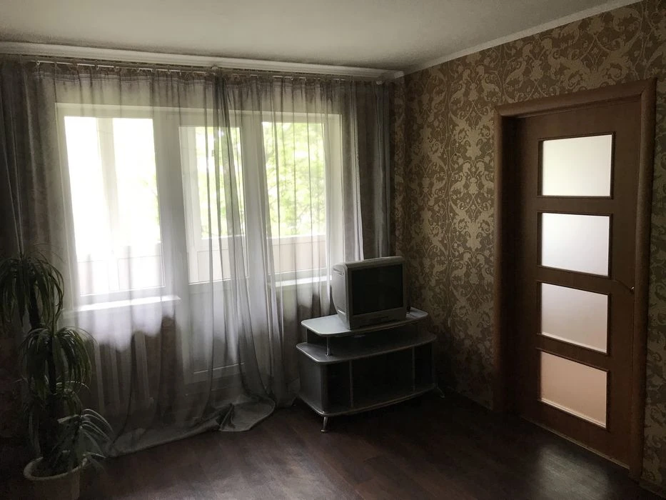 Apartment for sale in the first building near the Armeyskaya metro station.