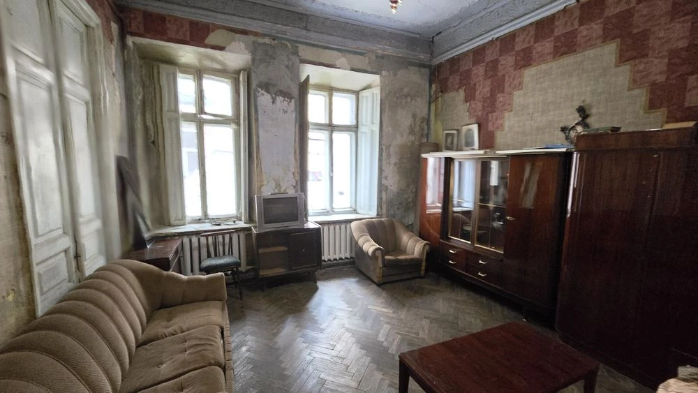 Центр. Продам 3-х комнатную квартиру 53 кв.м, 1 этаж, АГВ/Г