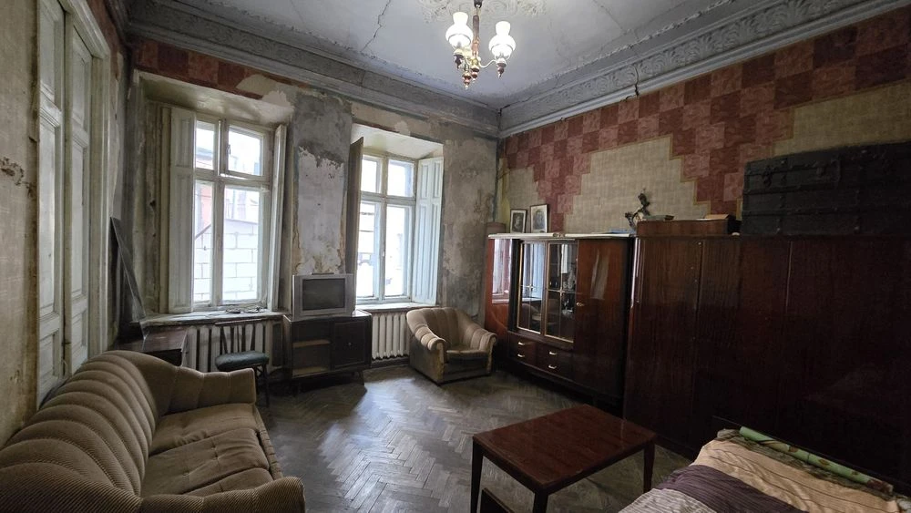 Центр. Продам 3-х комнатную квартиру 53 кв.м, 1 этаж, АГВ/Г