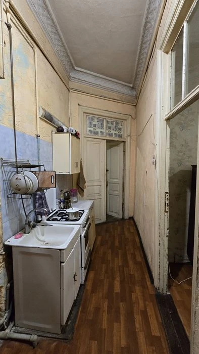 Центр. Продам 3-х комнатную квартиру 53 кв.м, 1 этаж, АГВ/Г