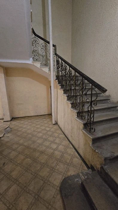 Центр. Продам 3-х комнатную квартиру 53 кв.м, 1 этаж, АГВ/Г