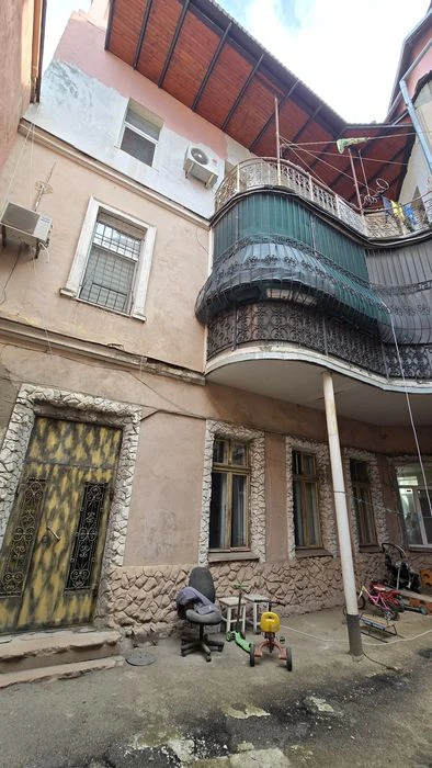 Центр. Продам 3-х комнатную квартиру 53 кв.м, 1 этаж, АГВ/Г