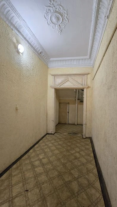 Центр. Продам 3-х комнатную квартиру 53 кв.м, 1 этаж, АГВ/Г