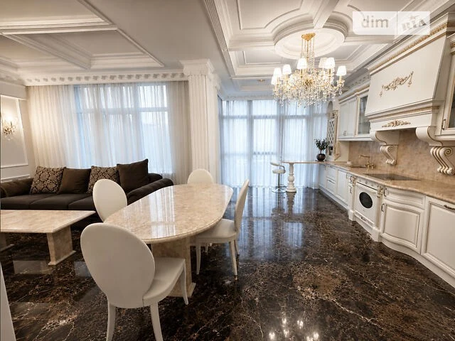 Sale of 3-room apartment 116 sq. m. on Andriy Verkhoglyada St. 15 •