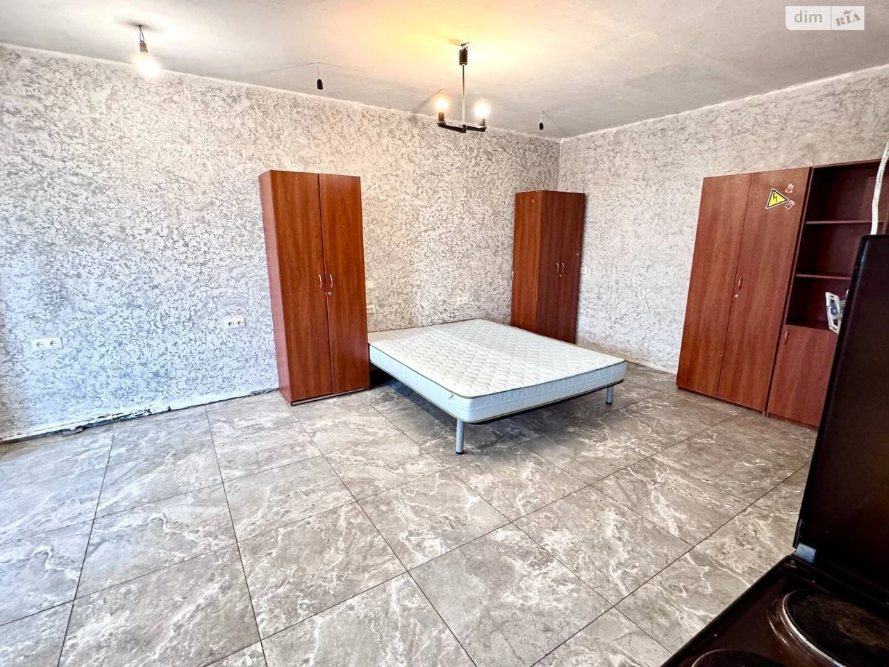 Продаж Квартира Титова