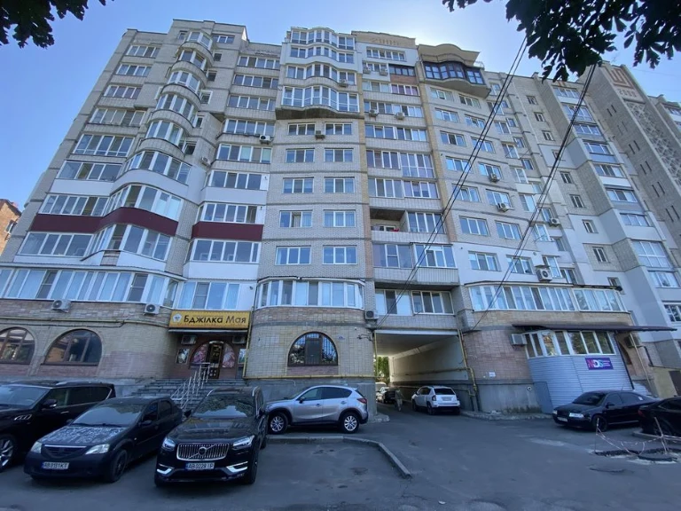 Велико - общая квартира 94м.