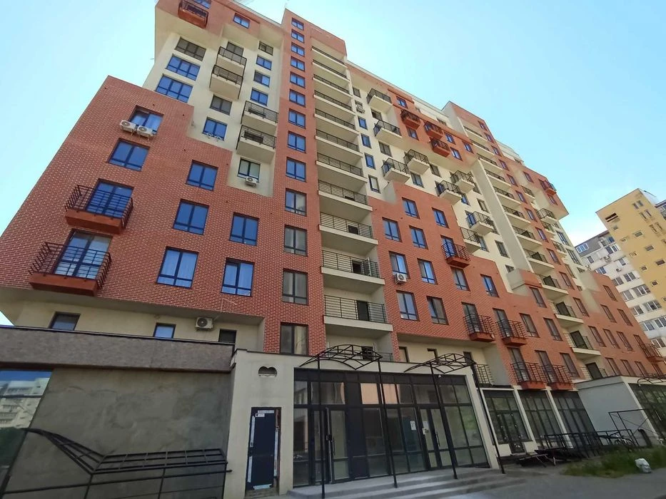 В продажу 2-х к.квартира на Сахарова в новому будинку.