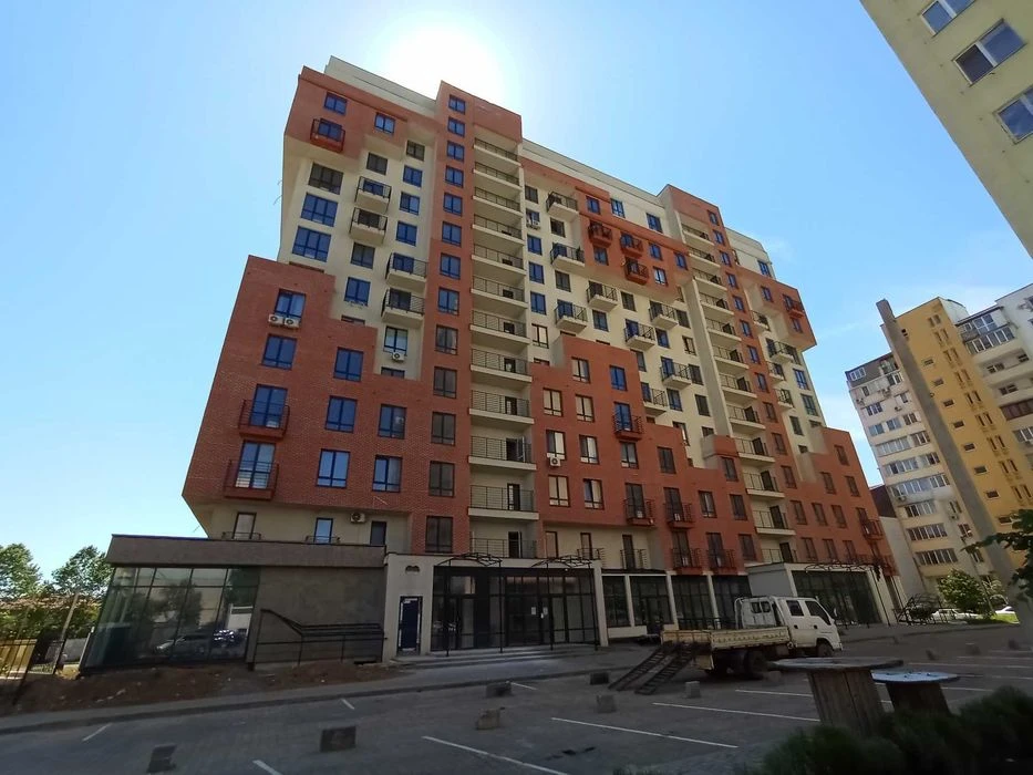 В продажу 2-х к.квартира на Сахарова в новому будинку.
