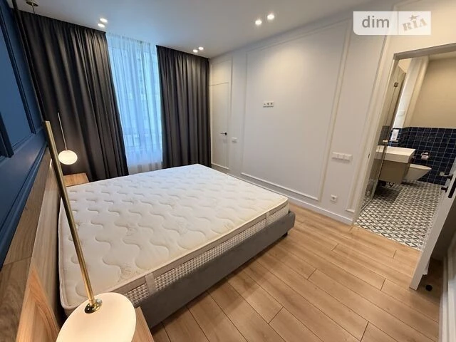 Sale of 3-room apartment 107 sq. m on Salyutna Street 2, building 7 • ID