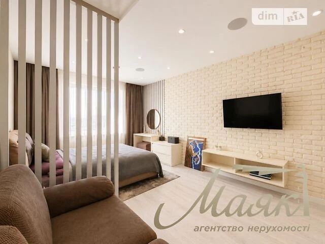Sale of 1-room apartment 54.4 sq. m. on Yasynuvatskyi 11 • ID