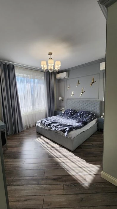 Stylish house with modern renovation and swimming pool in Sauvignon.