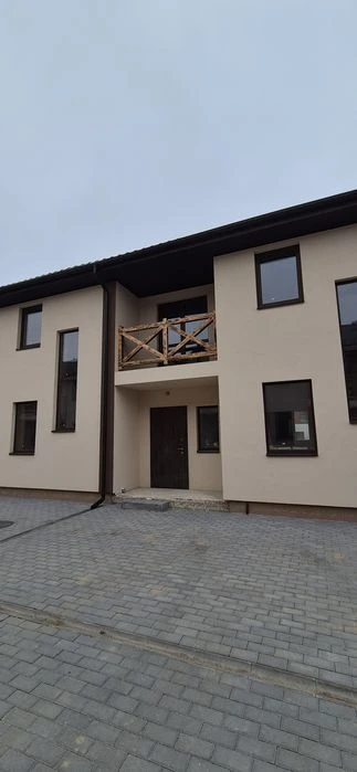 Продаж кутового тауна!  Від забудовника! Центральні комуніка