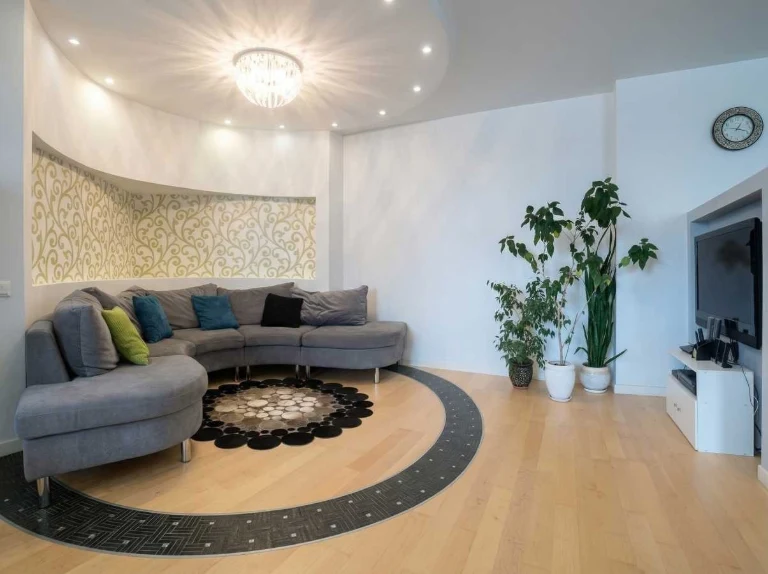 5-room apartment for sale 212 m², Sribnokilska St., 1