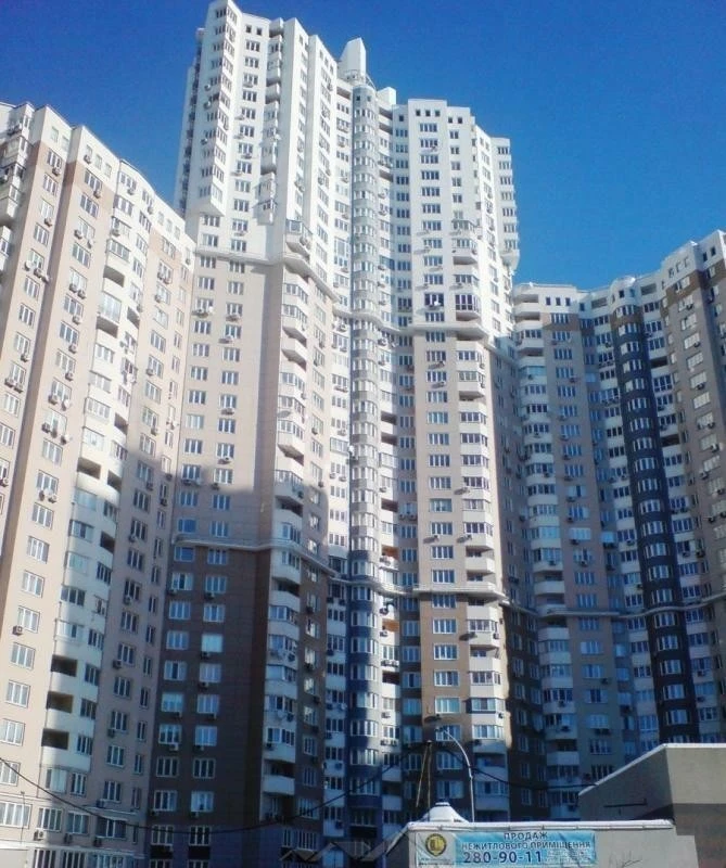 5-room apartment for sale 212 m², Sribnokilska St., 1