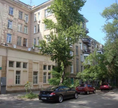 Продам 2-х комнатную квартиру с гаражом в центре. Софиевск