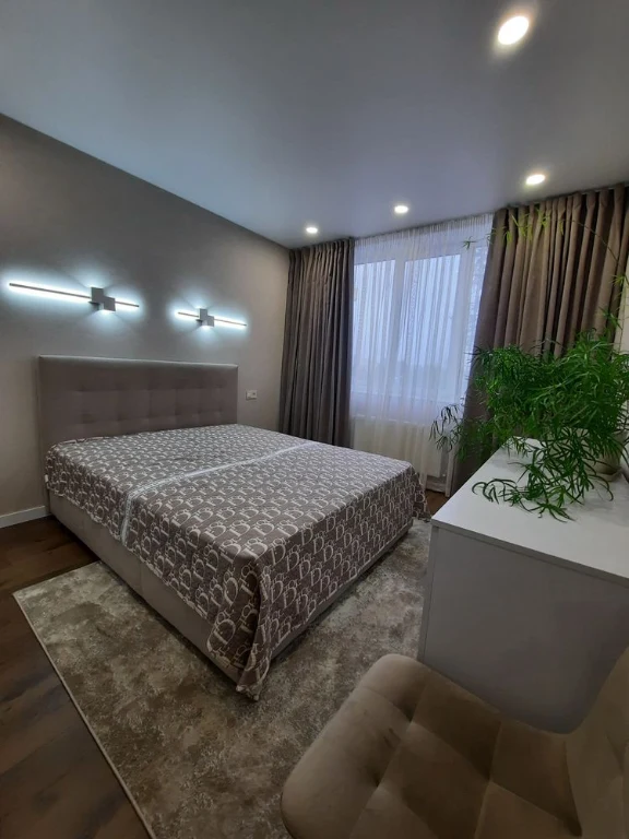 Luxury apartment with expensive renovation! Central Park!