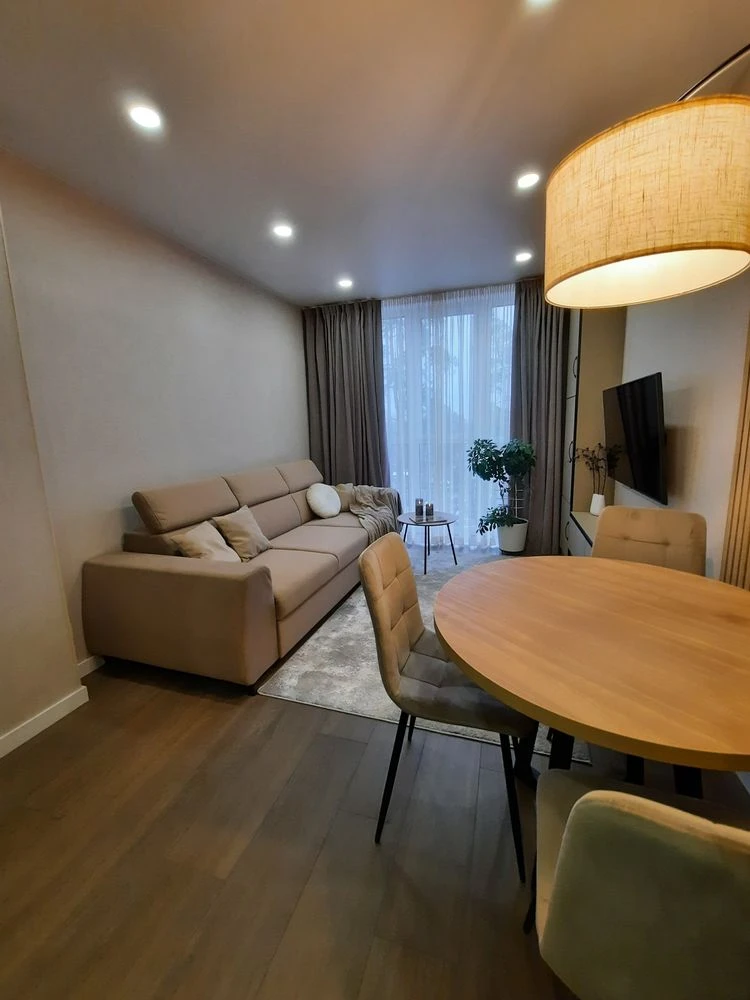 Luxury apartment with expensive renovation! Central Park!
