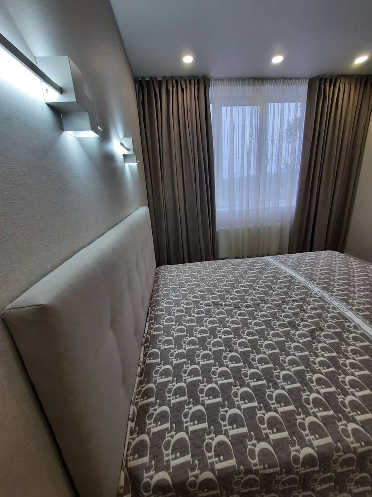 Luxury apartment with expensive renovation! Central Park!