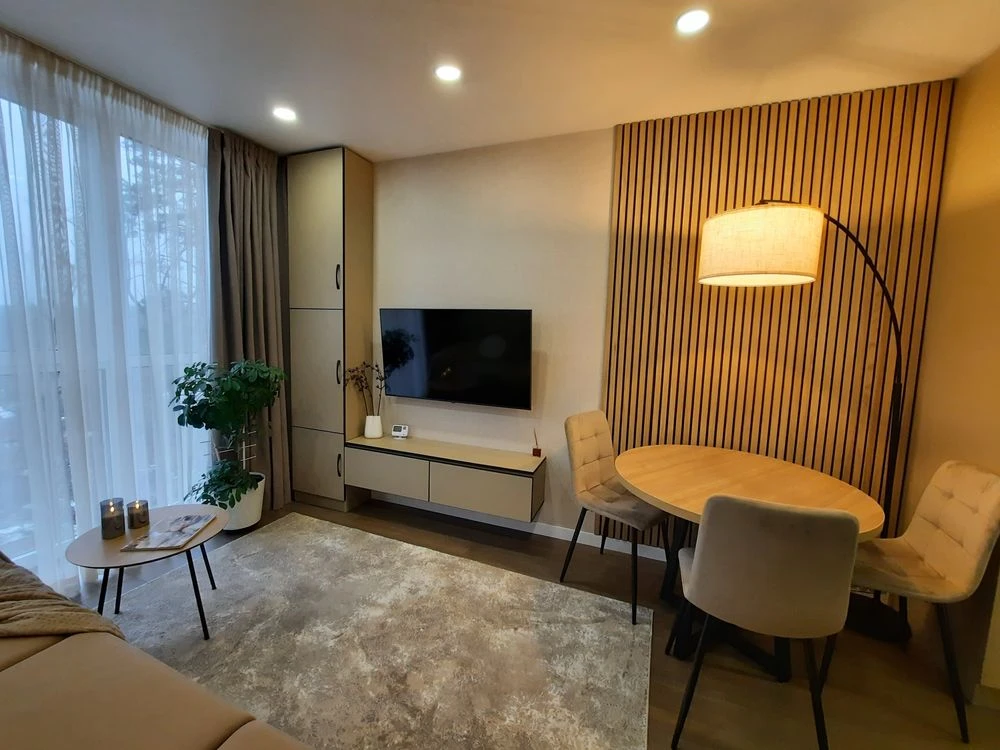 Luxury apartment with expensive renovation! Central Park!