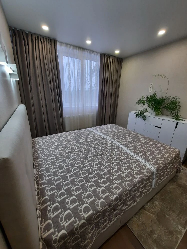 Luxury apartment with expensive renovation! Central Park!