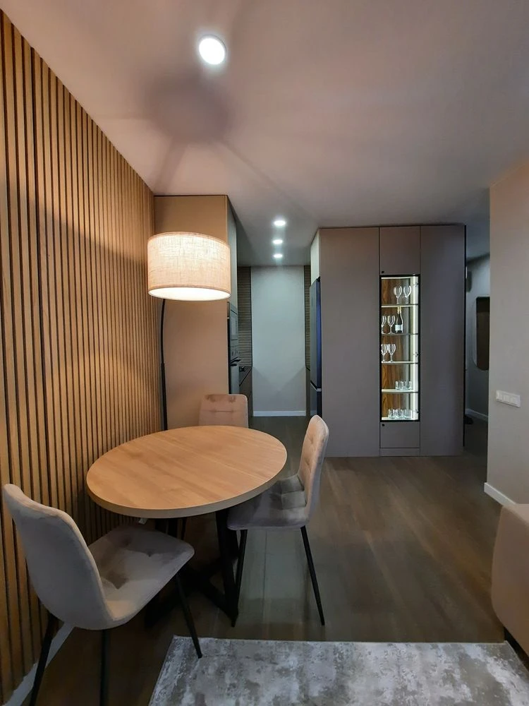 Luxury apartment with expensive renovation! Central Park!
