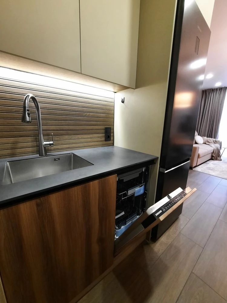 Luxury apartment with expensive renovation! Central Park!