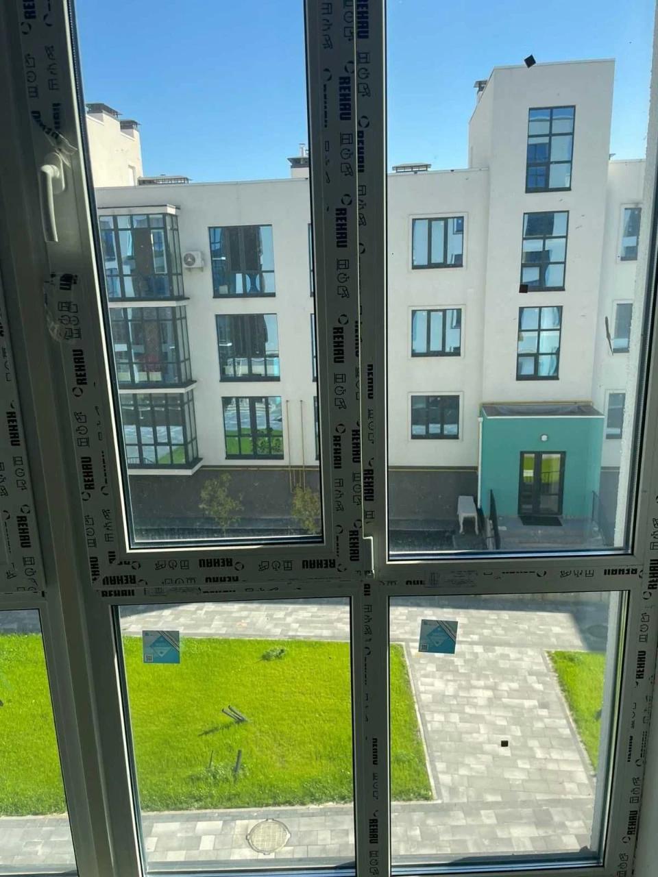 For Sale: 3-bedroom apartment, 85.2 sq.m., in the city of Irpin