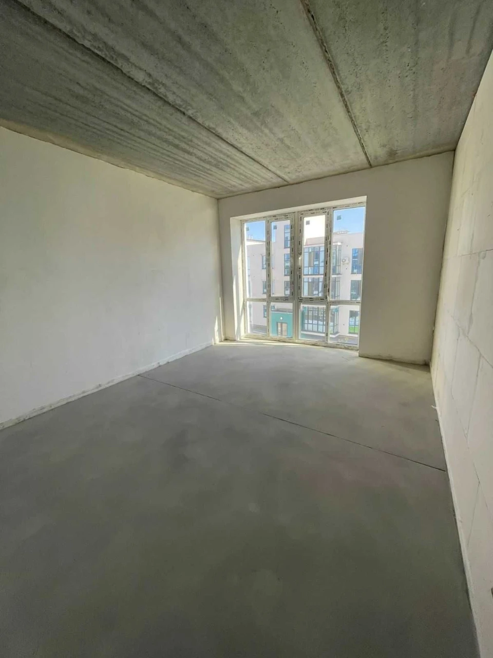 For Sale: 3-bedroom apartment, 85.2 sq.m., in the city of Irpin