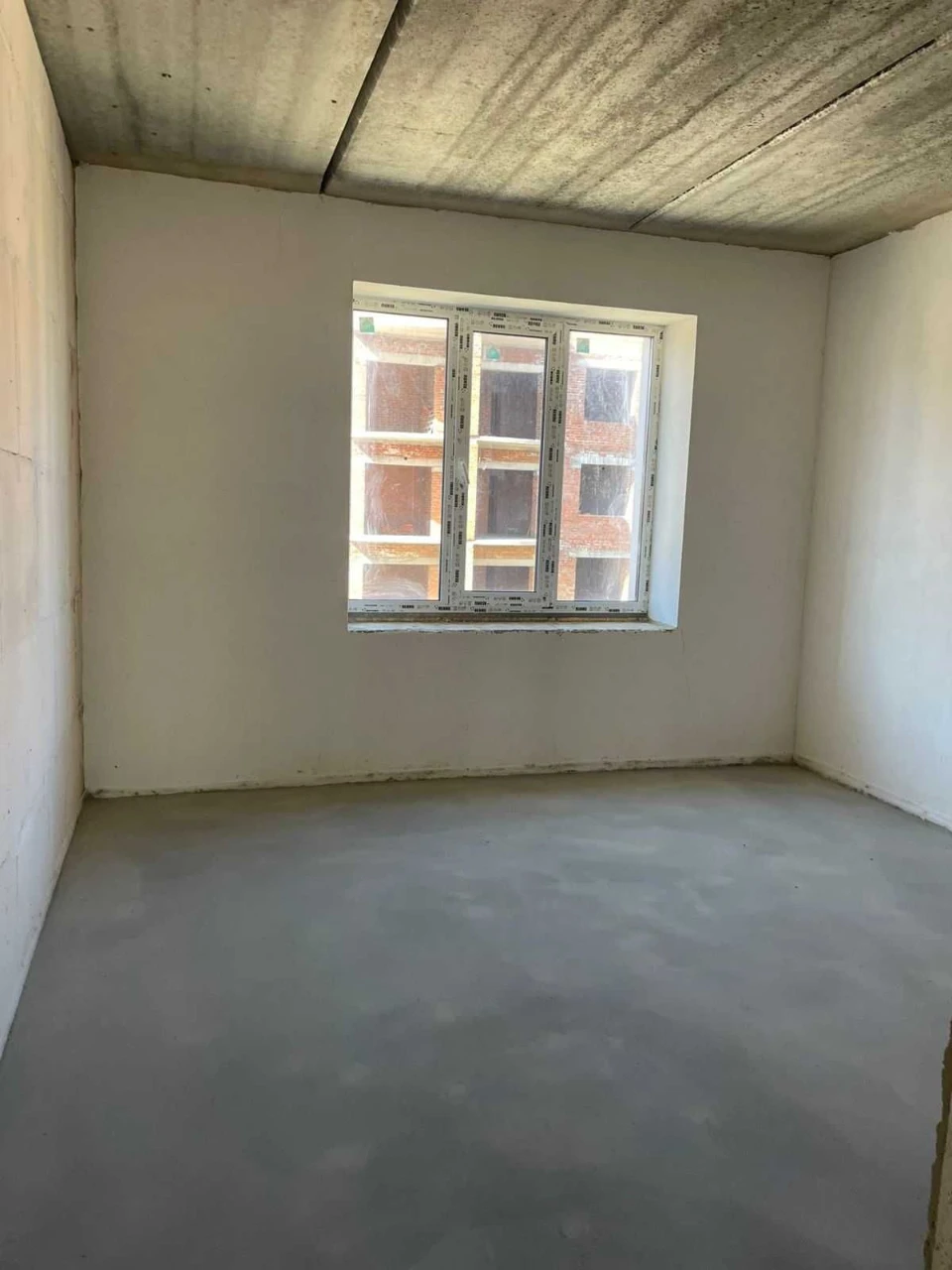 For Sale: 3-bedroom apartment, 85.2 sq.m., in the city of Irpin