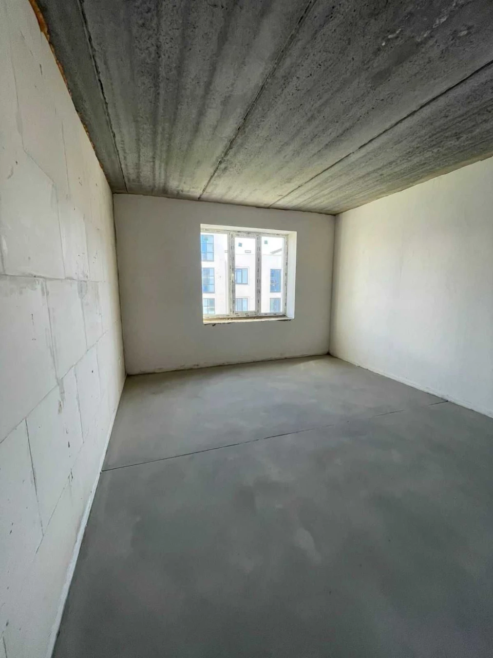 For Sale: 3-bedroom apartment, 85.2 sq.m., in the city of Irpin