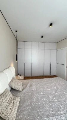Euro-2 bedroom apartment with new renovation on gas! Near embankment!