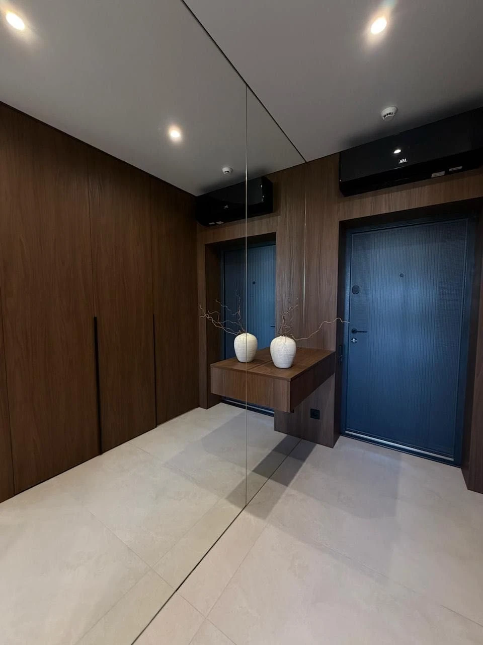 3-room apartment with Designer Renovation! Near Central Park