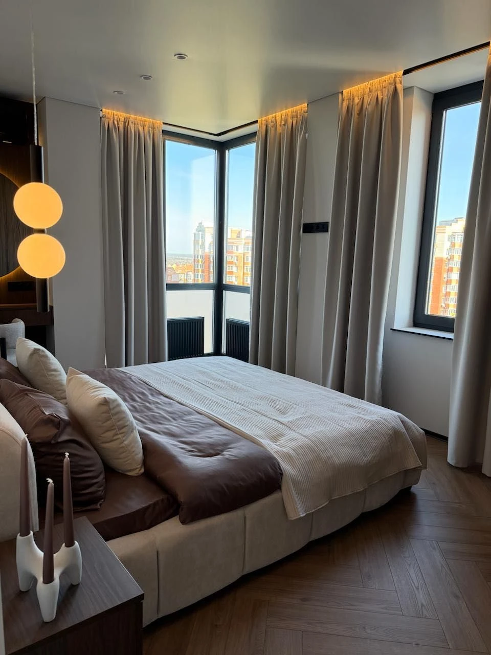 3-room apartment with Designer Renovation! Near Central Park