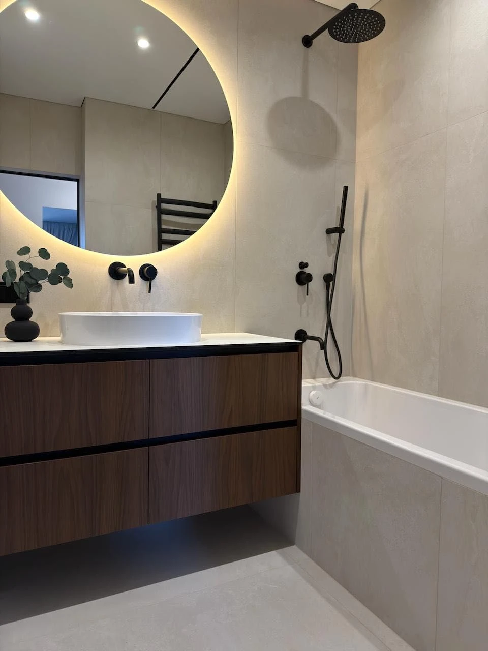 3-room apartment with Designer Renovation! Near Central Park