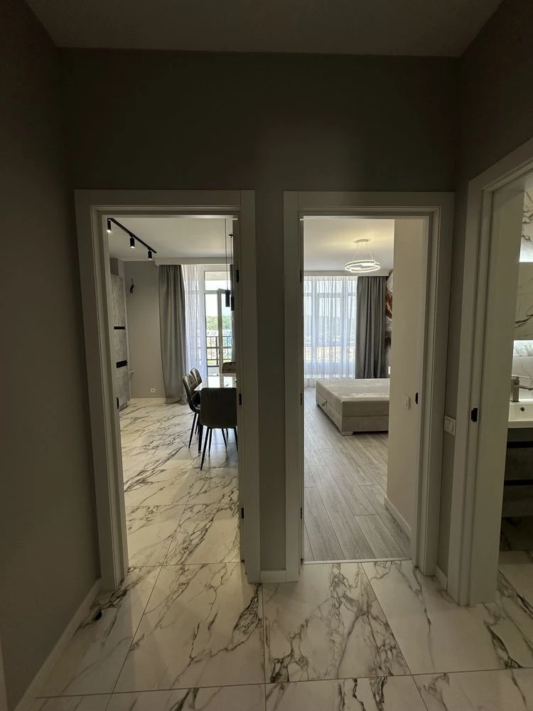 One-bedroom apartment near the waterfront! With gas!