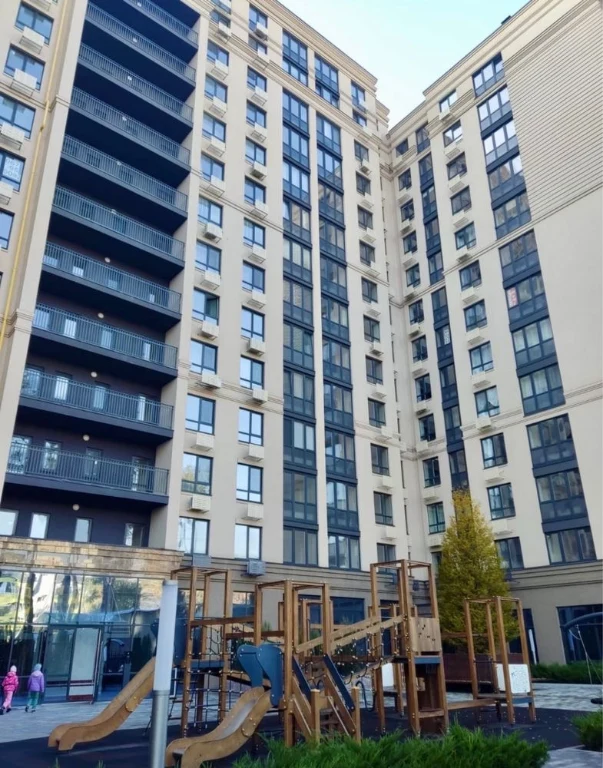 Продається 3-кімнатна квартира в ЖК "Центральний Преміум", біля парку "Дубки"!