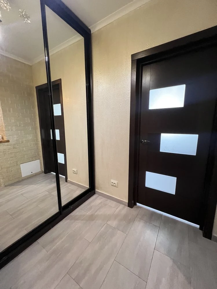 Двокімнатна квартира з ремонтом неподалік від Центрального парку!