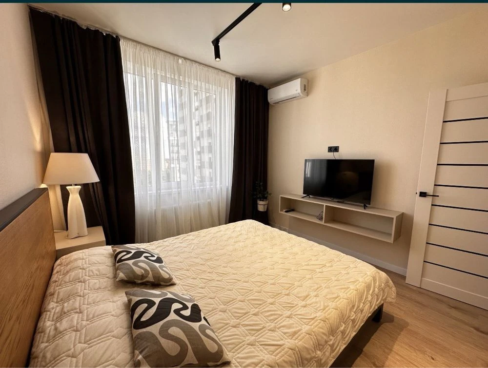 Apartment with a view of the park, one-room
