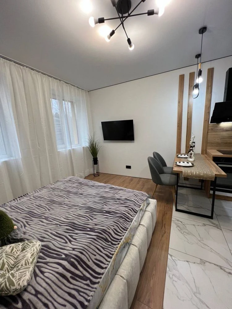 New, fully furnished apartment! Never lived in!