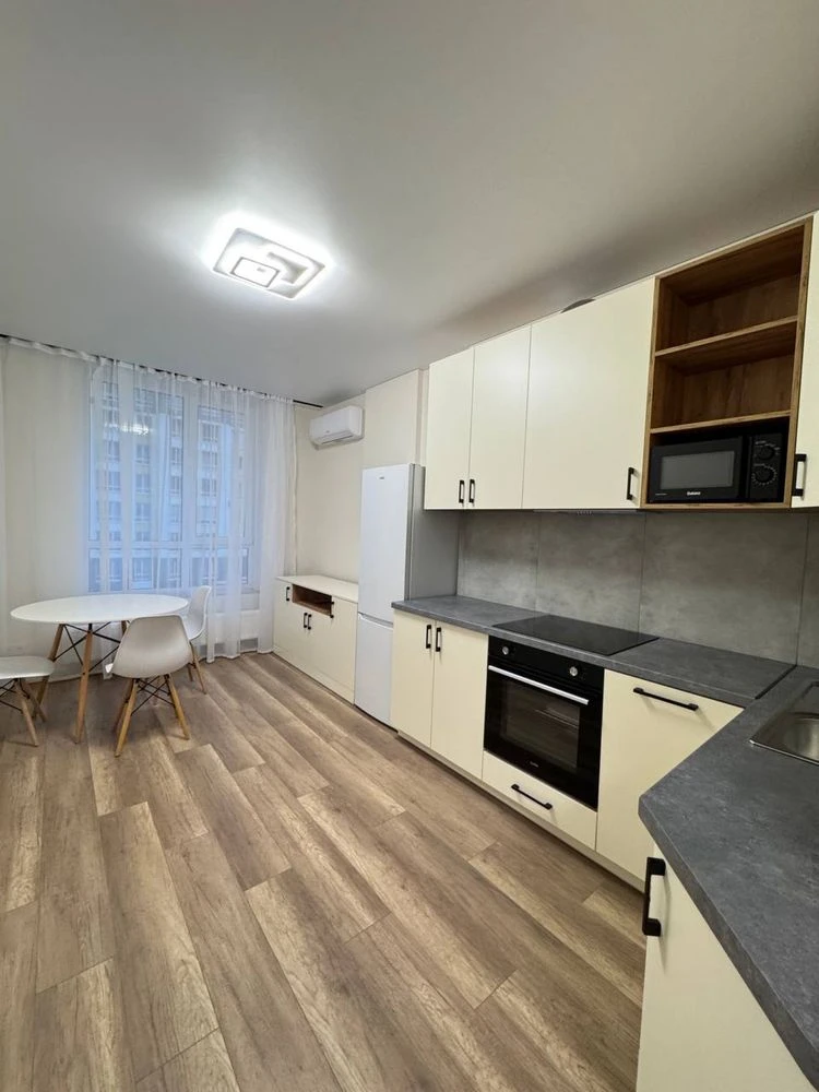 New object! One-bedroom apartment with renovation! House with ge
