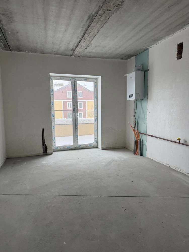 2-room apartment with a large studio kitchen