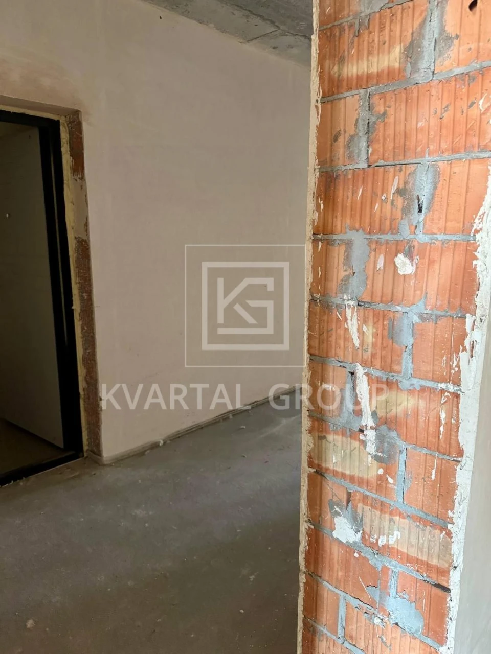 Продається велика 3-кімнатна квартира з оздобленням в Ірпені!