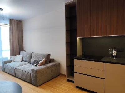 Two-bedroom apartments with designer renovation