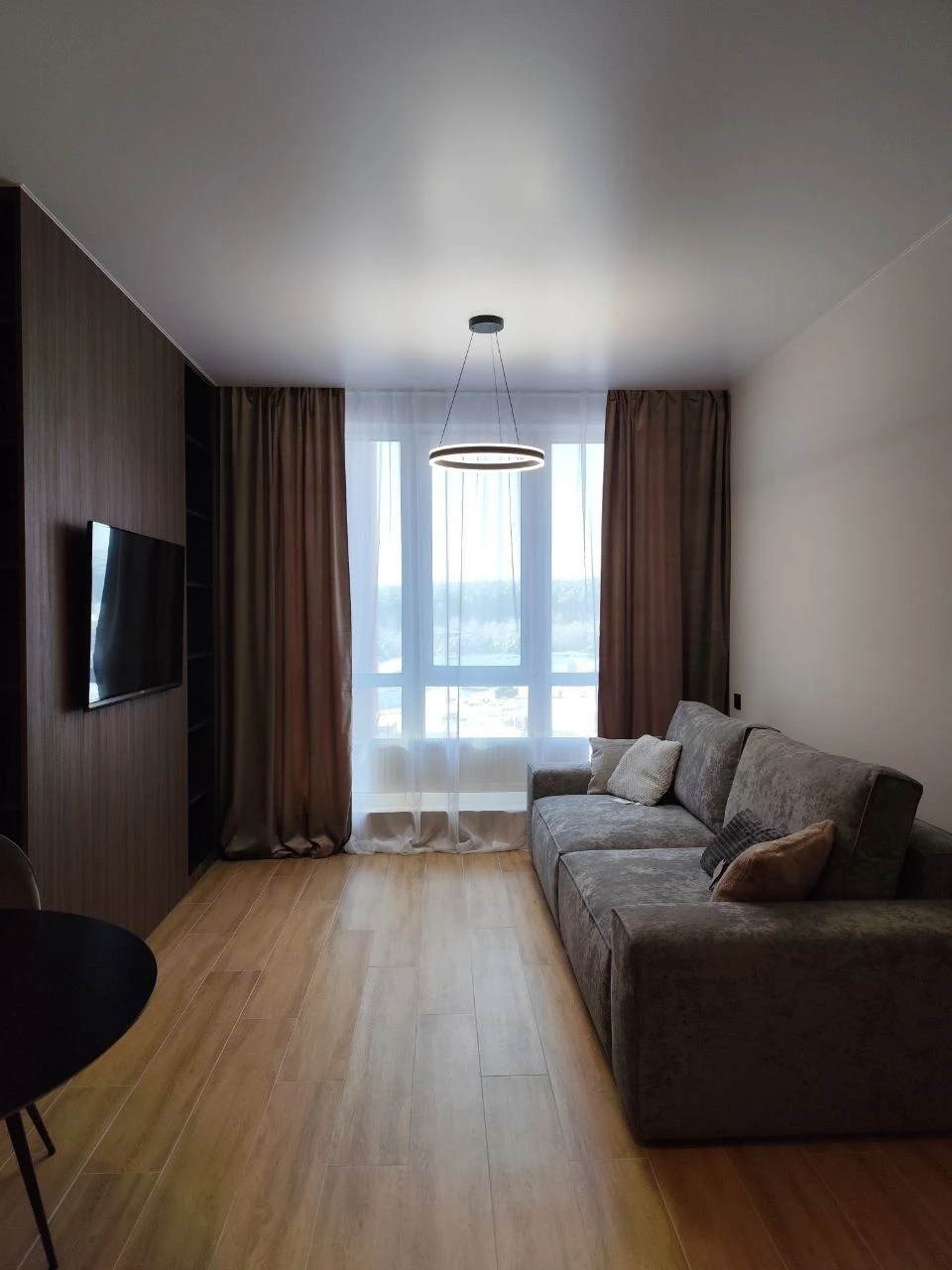 Two-bedroom apartments with designer renovation