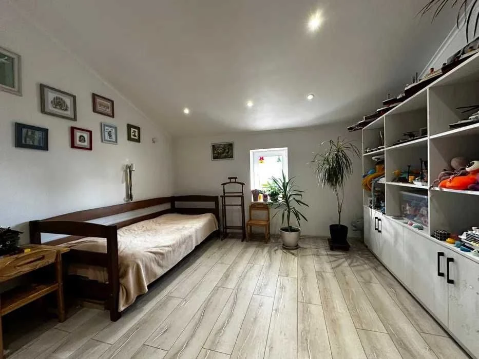 Euro 3-room apartment with designer renovation! Minimum furnishing