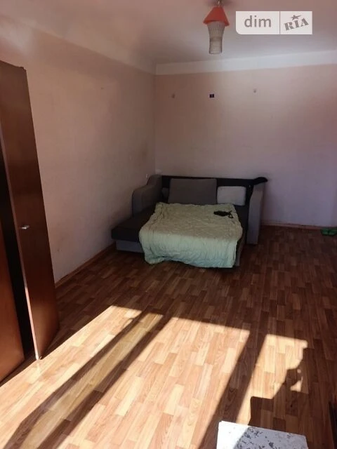 Sale of 1-room apartment 33 sq. m on Akademika Bulakhovskoho St.