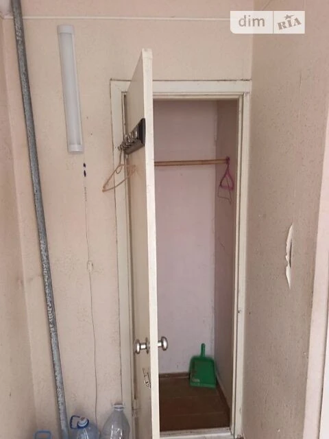 Sale of 1-room apartment 33 sq. m on Akademika Bulakhovskoho St.