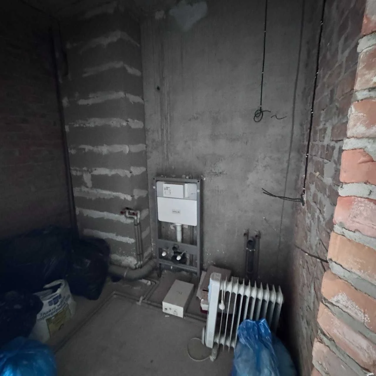 Трехкомнатная трехэтажная, газ, 2%!