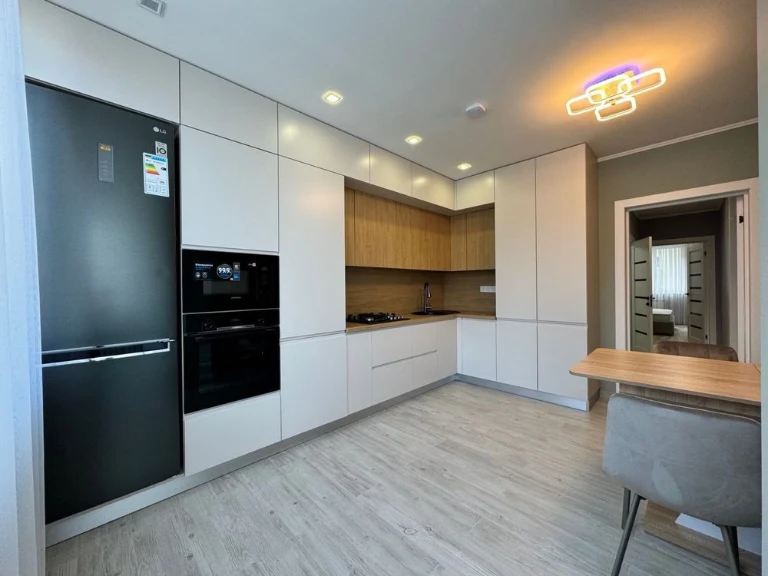 Продается двухкомнатная квартира в центре города