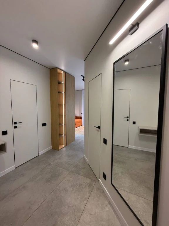 Designer Euro 2-bedroom apartment in Synergy City residential complex